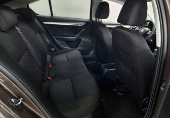 Подержанный автомобиль Skoda Octavia Liftback 2017 года (12 фото)