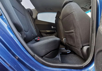 Подержанный автомобиль Kia Rio Sedan 2012 года (11 фото)