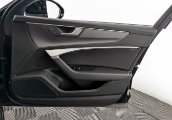 Подержанный автомобиль Audi A6 Sedan 2020 года (27 фото)