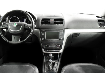 Подержанный автомобиль Skoda Yeti 2013 года (10 фото)