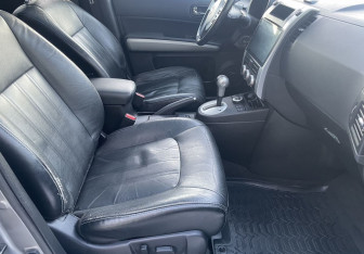 Подержанный автомобиль Nissan X-Trail 2013 года (9 фото)