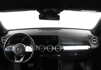 Подержанный автомобиль Mercedes-Benz GLB 2021 года (12 фото)