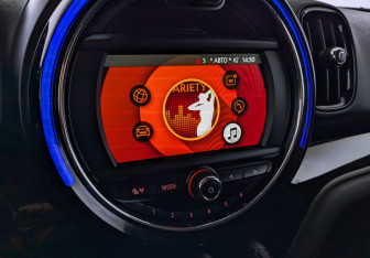 Подержанный автомобиль MINI Countryman 2019 года (27 фото)