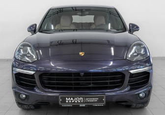 Подержанный автомобиль Porsche Cayenne 2017 года (2 фото)