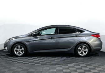 Подержанный автомобиль Hyundai i40 Sedan 2013 года (8 фото)