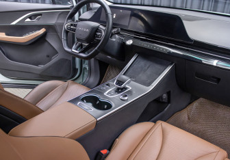 Подержанный автомобиль Omoda C5 2024 года (13 фото)