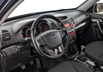 Подержанный автомобиль Kia Sorento 2018 года (15 фото)