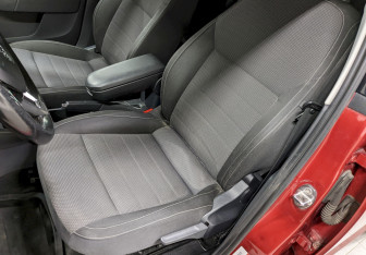 Подержанный автомобиль Skoda Rapid Liftback 2014 года (14 фото)