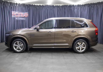 Подержанный автомобиль Volvo XC90 2017 года (8 фото)