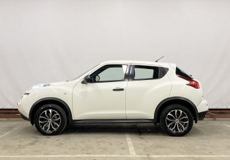 Подержанный автомобиль Nissan Juke 2014 года (8 фото)