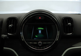 Подержанный автомобиль MINI Countryman 2017 года (21 фото)