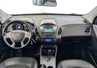 Подержанный автомобиль Hyundai ix35 2014 года (14 фото)