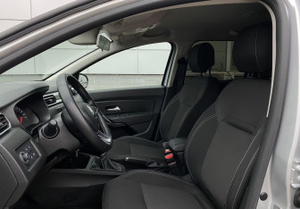 Подержанный автомобиль Renault Duster 2021 года (19 фото)