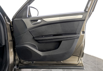 Подержанный автомобиль Renault Arkana 2019 года (24 фото)