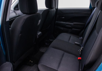 Подержанный автомобиль Mitsubishi ASX 2011 года (11 фото)