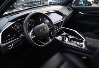 Подержанный автомобиль Geely Tugella 2022 года (13 фото)