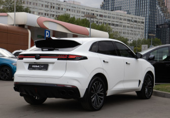 Подержанный автомобиль Changan UNI-K 2023 года (4 фото)