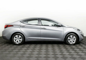 Подержанный автомобиль Hyundai Elantra Sedan 2015 года (4 фото)