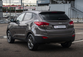 Подержанный автомобиль Hyundai ix35 2013 года (7 фото)