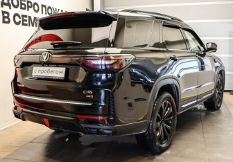 Подержанный автомобиль Changan CS95 2023 года (4 фото)