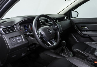 Подержанный автомобиль Renault Duster 2021 года (10 фото)