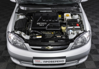 Подержанный автомобиль Chevrolet Lacetti Hatchback 2010 года (9 фото)