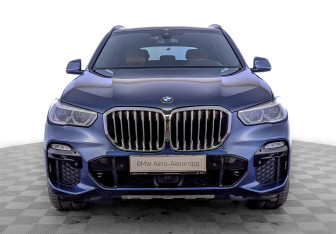 Подержанный автомобиль BMW X5 2021 года (2 фото)