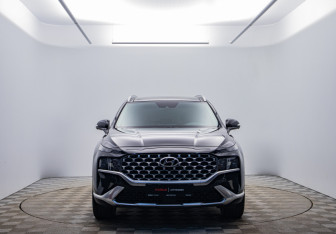 Подержанный автомобиль Hyundai Santa Fe 2021 года (2 фото)