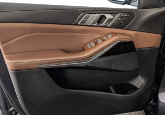 Подержанный автомобиль BMW X7 2019 года (19 фото)