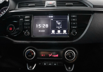 Подержанный автомобиль Kia Rio Sedan 2017 года (10 фото)