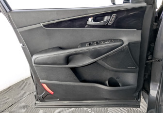 Подержанный автомобиль Kia Sorento 2019 года (19 фото)