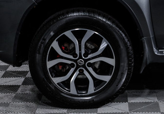 Подержанный автомобиль Nissan Terrano 2018 года (15 фото)