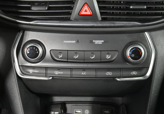 Подержанный автомобиль Hyundai Santa Fe 2019 года (16 фото)