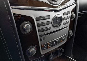 Подержанный автомобиль Infiniti QX80 2019 года (21 фото)