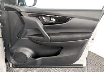 Подержанный автомобиль Nissan Qashqai 2017 года (24 фото)