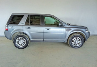 Подержанный автомобиль Land Rover Freelander 2014 года (8 фото)