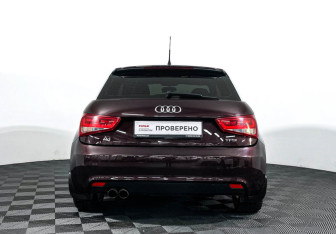 Подержанный автомобиль Audi A1 2012 года (6 фото)