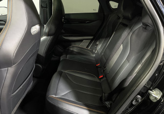 Подержанный автомобиль Changan UNI-V 2024 года (10 фото)