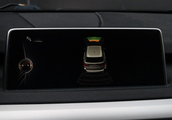 Подержанный автомобиль BMW X5 2016 года (14 фото)