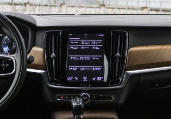 Подержанный автомобиль Volvo S90 2019 года (21 фото)