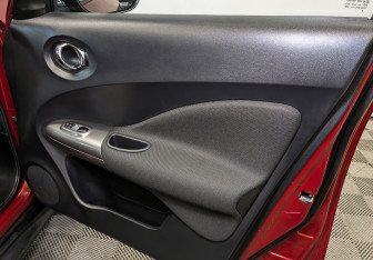 Подержанный автомобиль Nissan Juke 2014 года (22 фото)