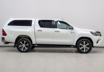 Подержанный автомобиль Toyota Hilux 2017 года (4 фото)