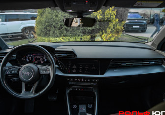 Подержанный автомобиль Audi A3 Sedan 2021 года (10 фото)