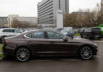 Подержанный автомобиль Genesis G70 2021 года (3 фото)