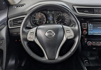 Подержанный автомобиль Nissan X-Trail 2017 года (22 фото)