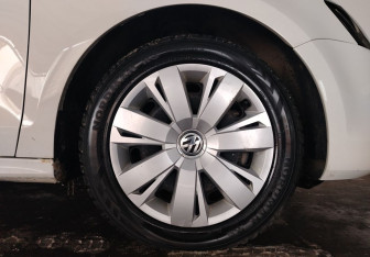 Подержанный автомобиль Volkswagen Jetta Sedan 2012 года (15 фото)