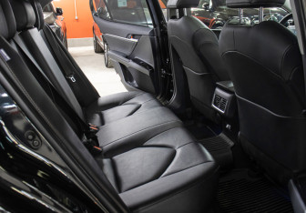 Подержанный автомобиль Toyota Camry Sedan 2023 года (12 фото)