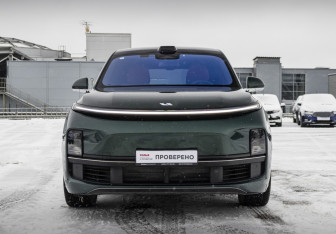 Подержанный автомобиль LiXiang L9 2023 года (3 фото)