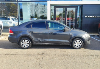 Подержанный автомобиль Volkswagen Polo Sedan 2010 года (4 фото)