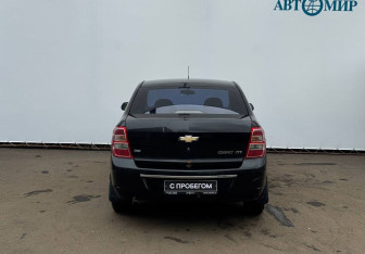 Подержанный автомобиль Chevrolet Cobalt Sedan 2014 года (7 фото)